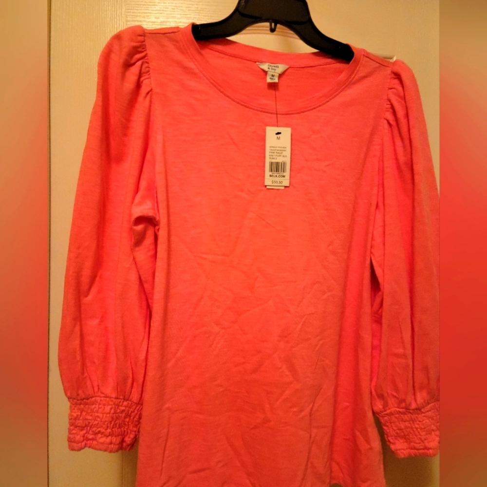 Woman's long Sleve tee. NWT